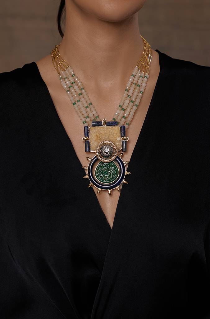 Vibrant Harmony Necklace : JBRSSNK312