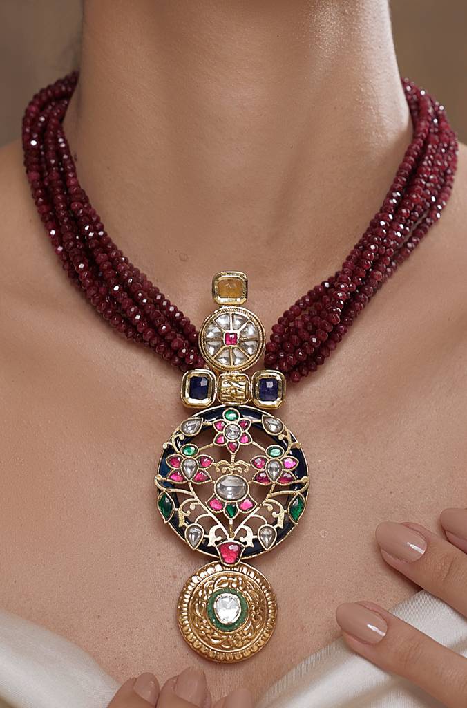Crimson Elegance Fusion Necklace : JBRSSNK316