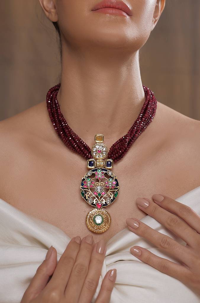 Crimson Elegance Fusion Necklace : JBRSSNK316