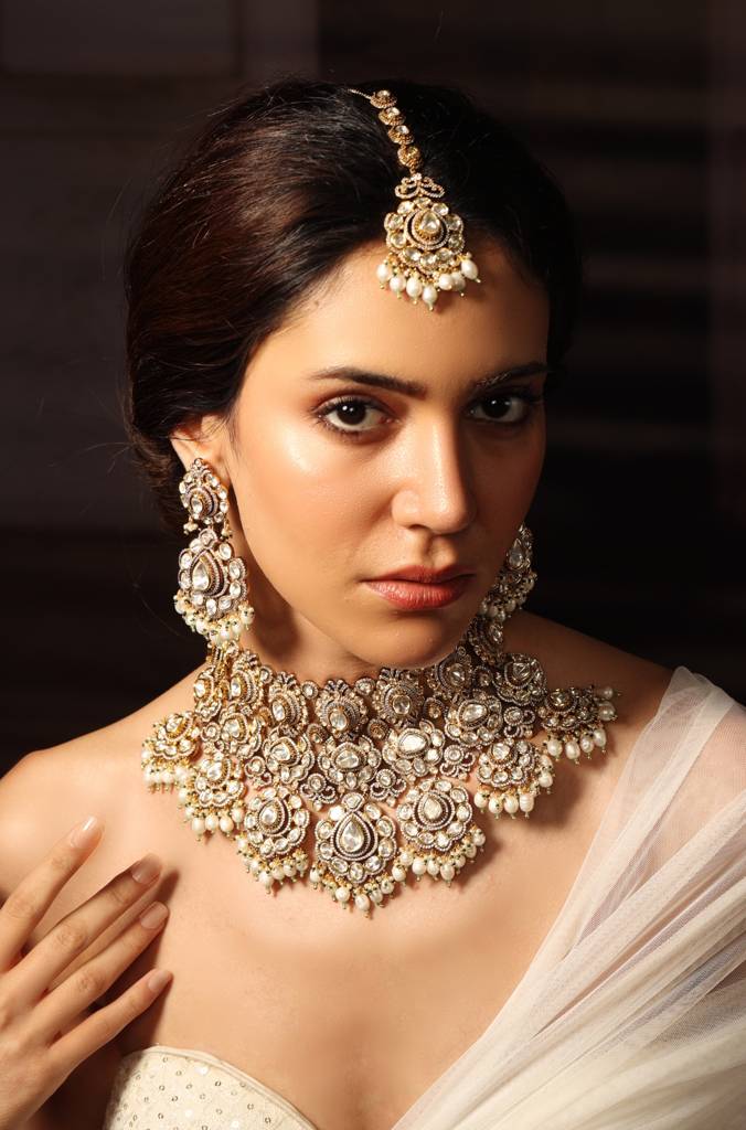 Gilded Tapestry Necklace Set With Maang Tikka : JBRSSNK528