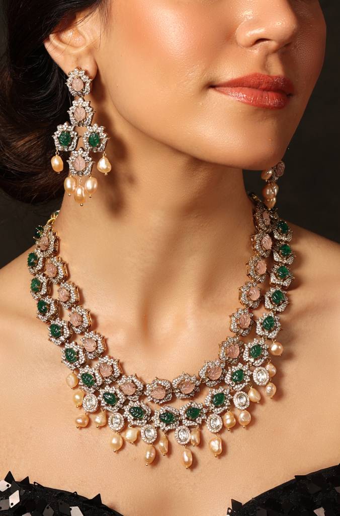 Verdant Lace Necklace Set : JBRSSNK536