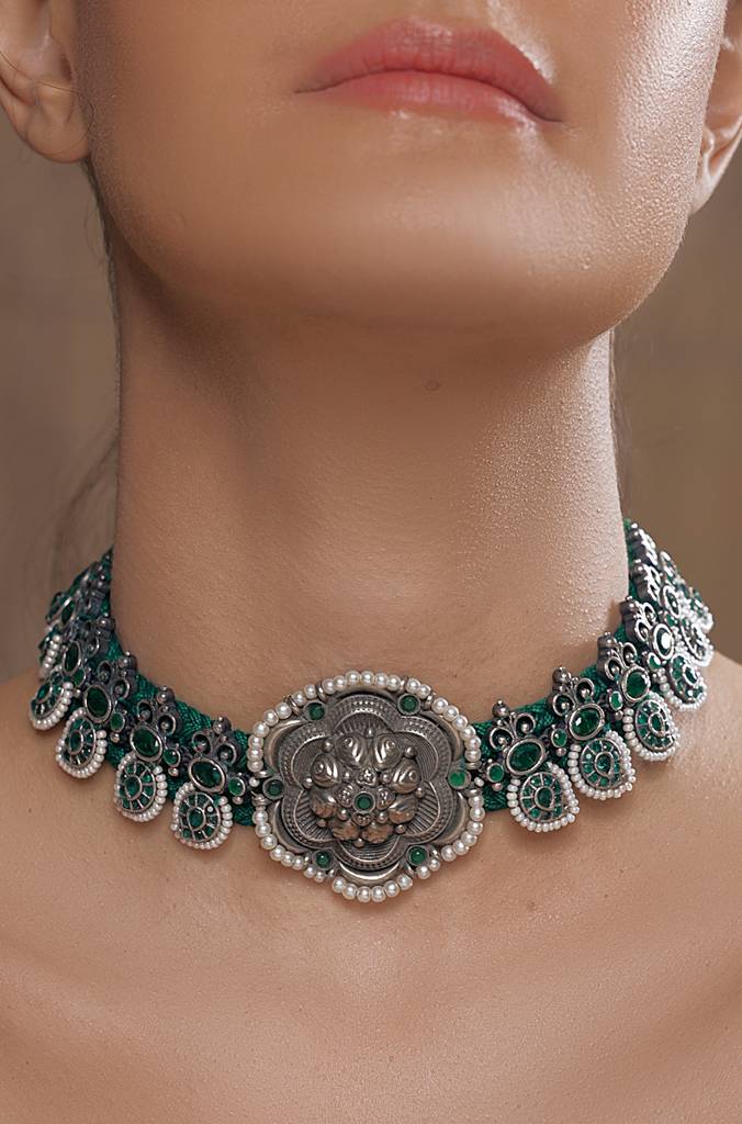 Divine Dance Choker : JBRSSNK91