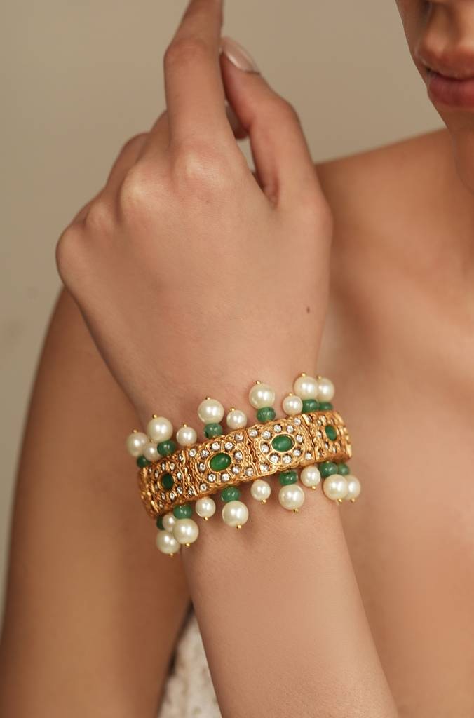 Pearl Jade Beaded Kada : JBRTJSBR104