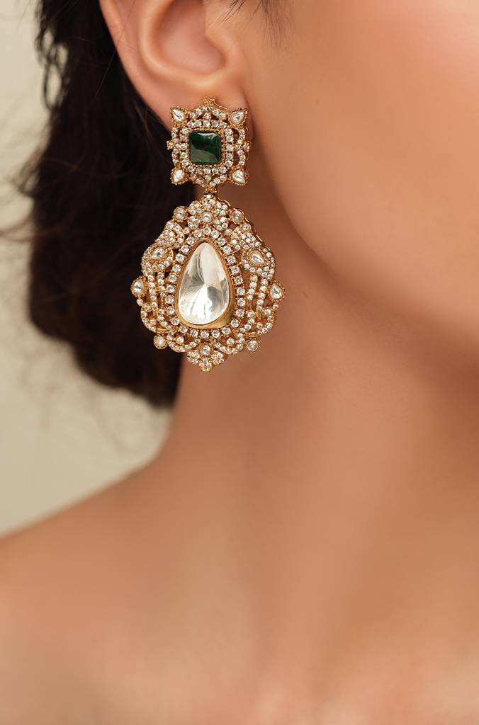 Gilded Gleam Drops Earring : JBRTJSER86