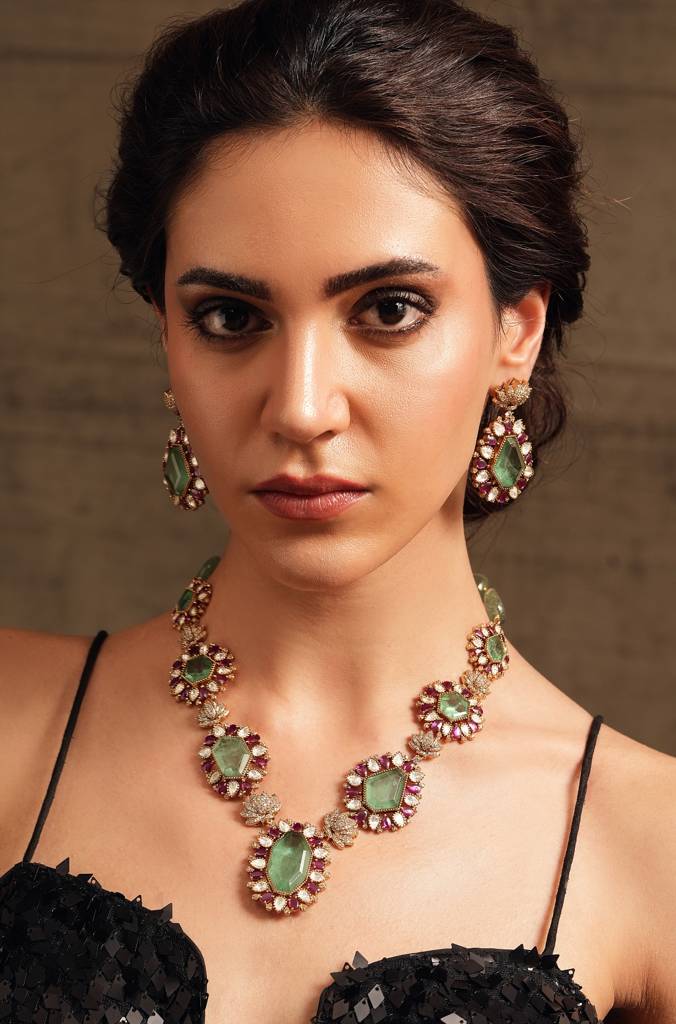 Victorian Radiance Stone Necklace Set : JBRTJSNKS143
