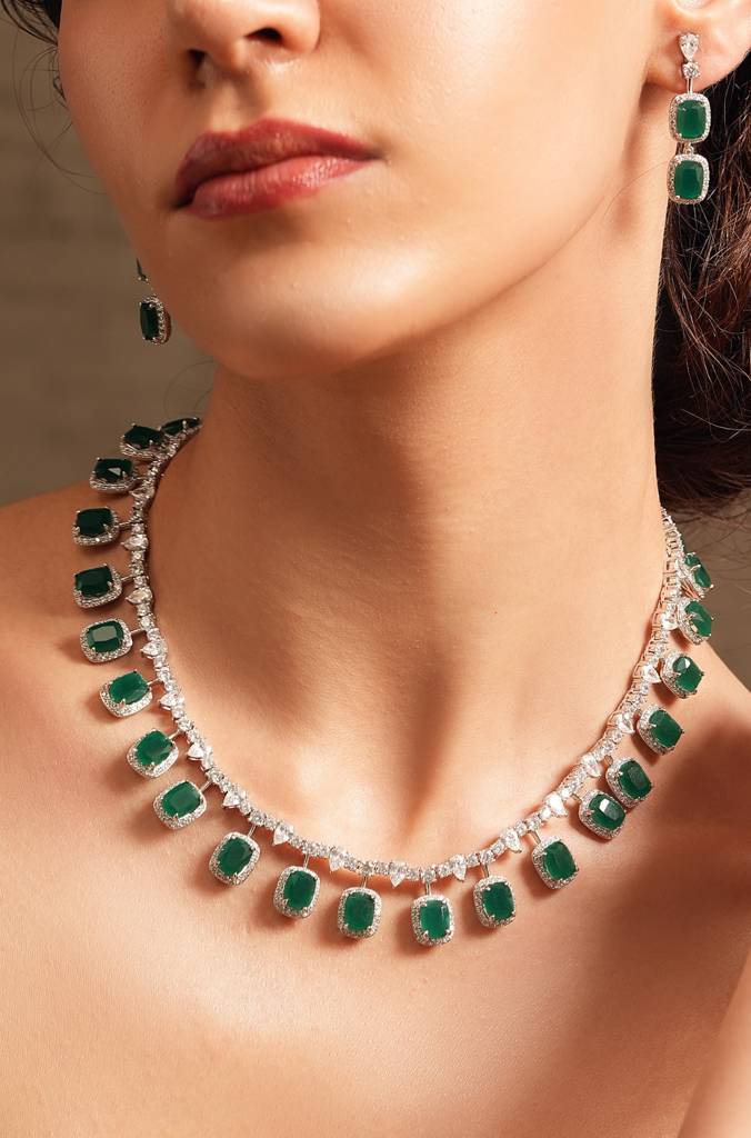 Emerald Diamond Loop Necklace Set : JBRTJSNKS19