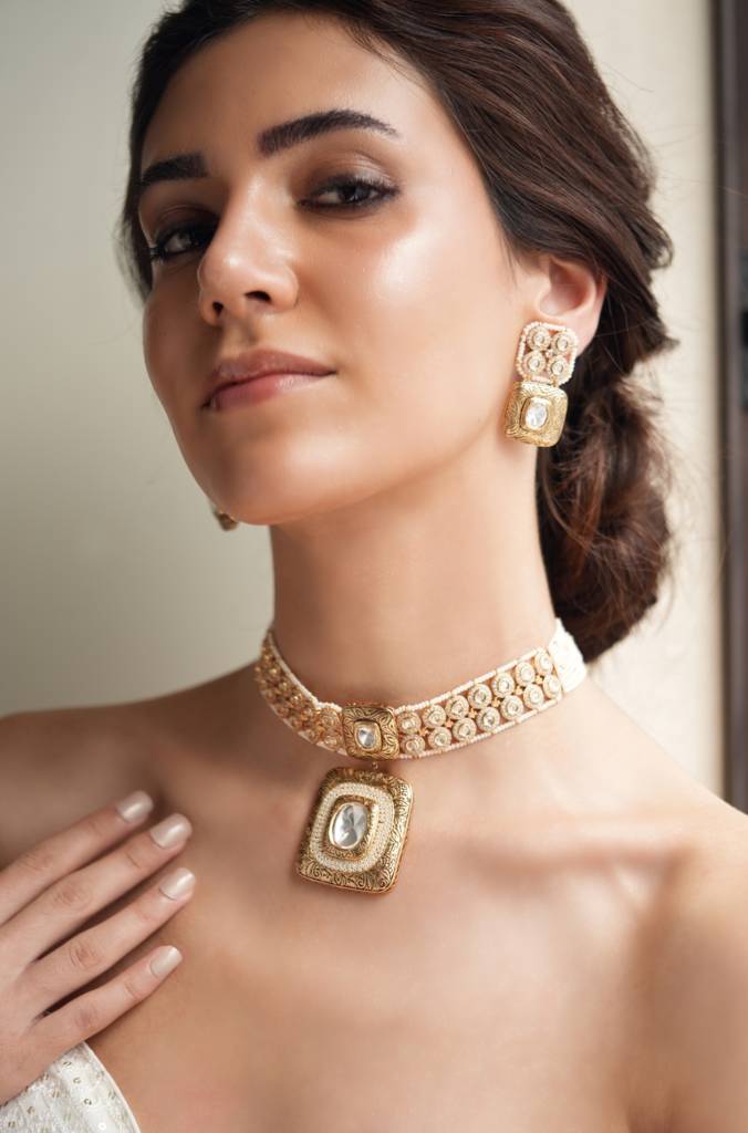 Regal Gold Choker Necklace Set : JBRTJSNKS35