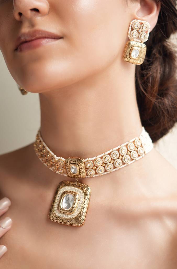 Regal Gold Choker Necklace Set : JBRTJSNKS35