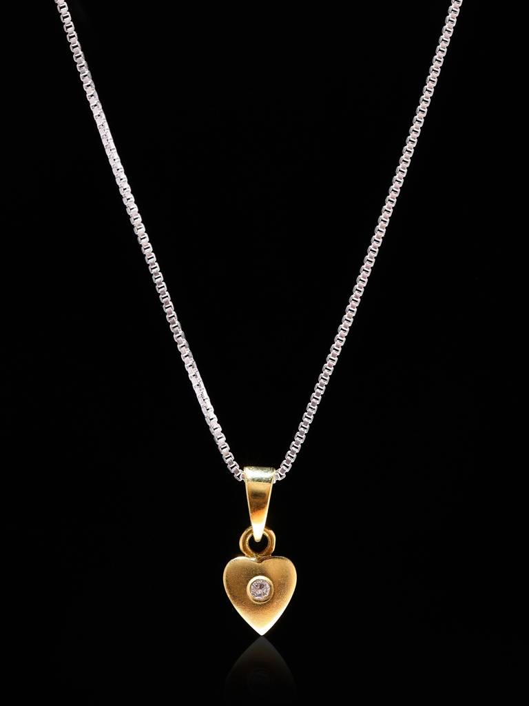 Heart Shape Pendant 18 K Gold.03 Carats Diamond Finely Crafted Valentine Pendant : JPR07