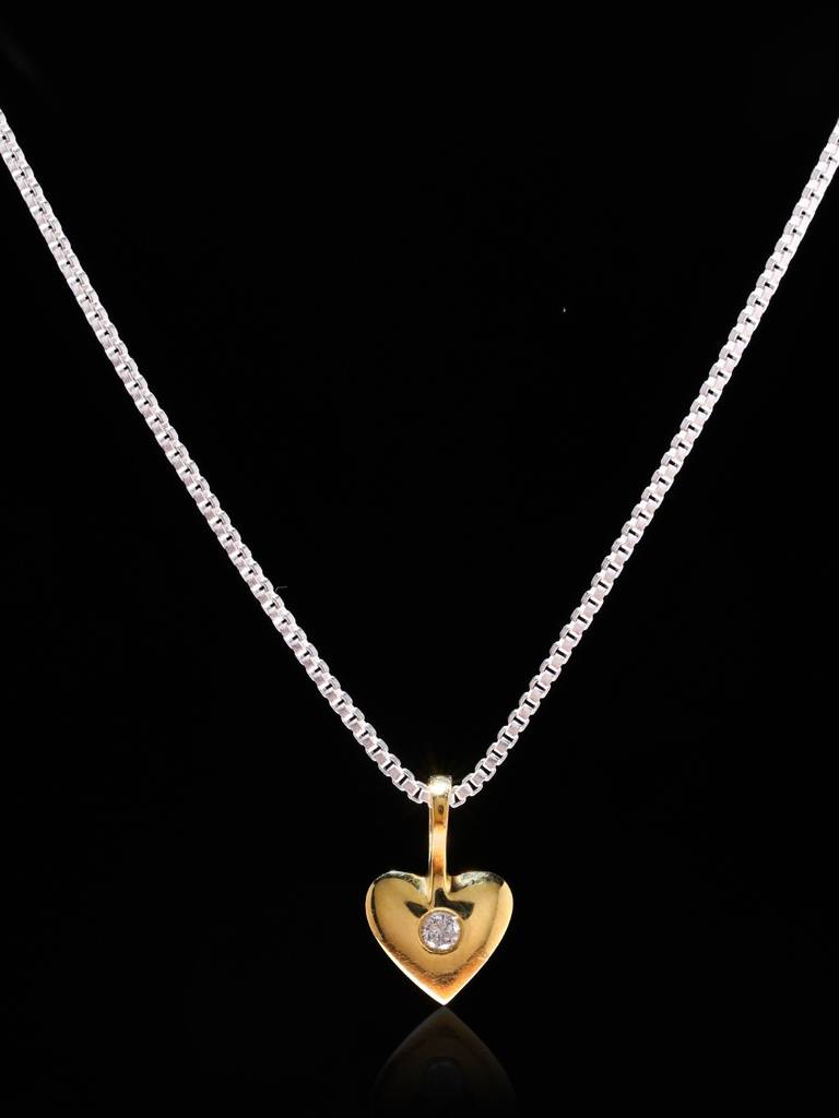Heart Shape Pendant 18 K Gold Finely Crafted Small Valentine Pendant With Diamond : JQB64