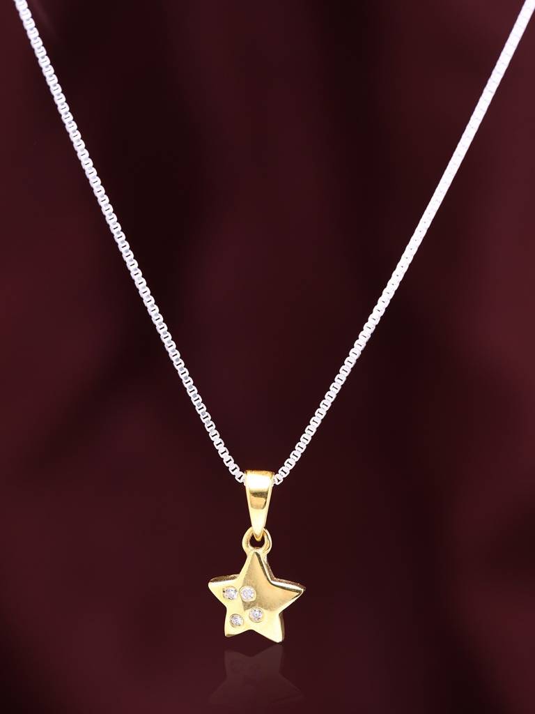 18K Gold Star Shape Pendant With Diamonds : JQC64