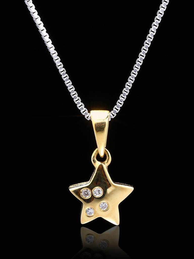 18K Gold Star Shape Pendant With Diamonds : JQC64