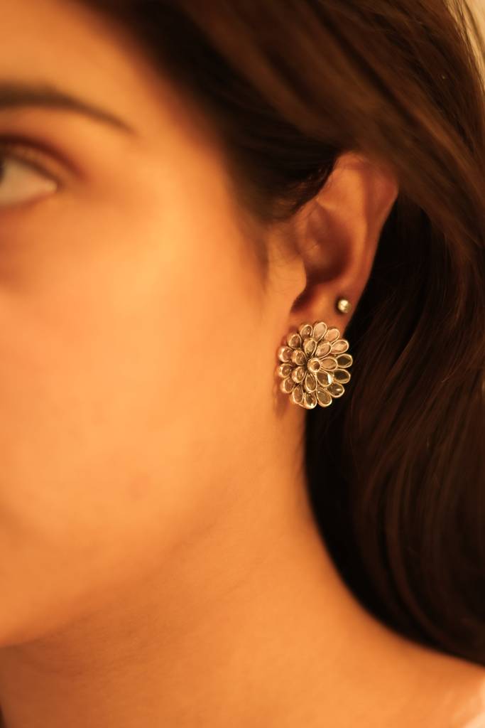 Lustre Flower Twinkling Stud Earrings : KER275