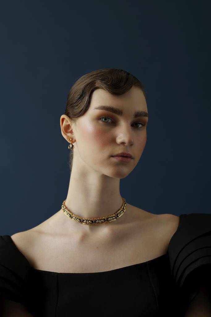 Tiny Black Enamel Drop Earrings : SMBQER06