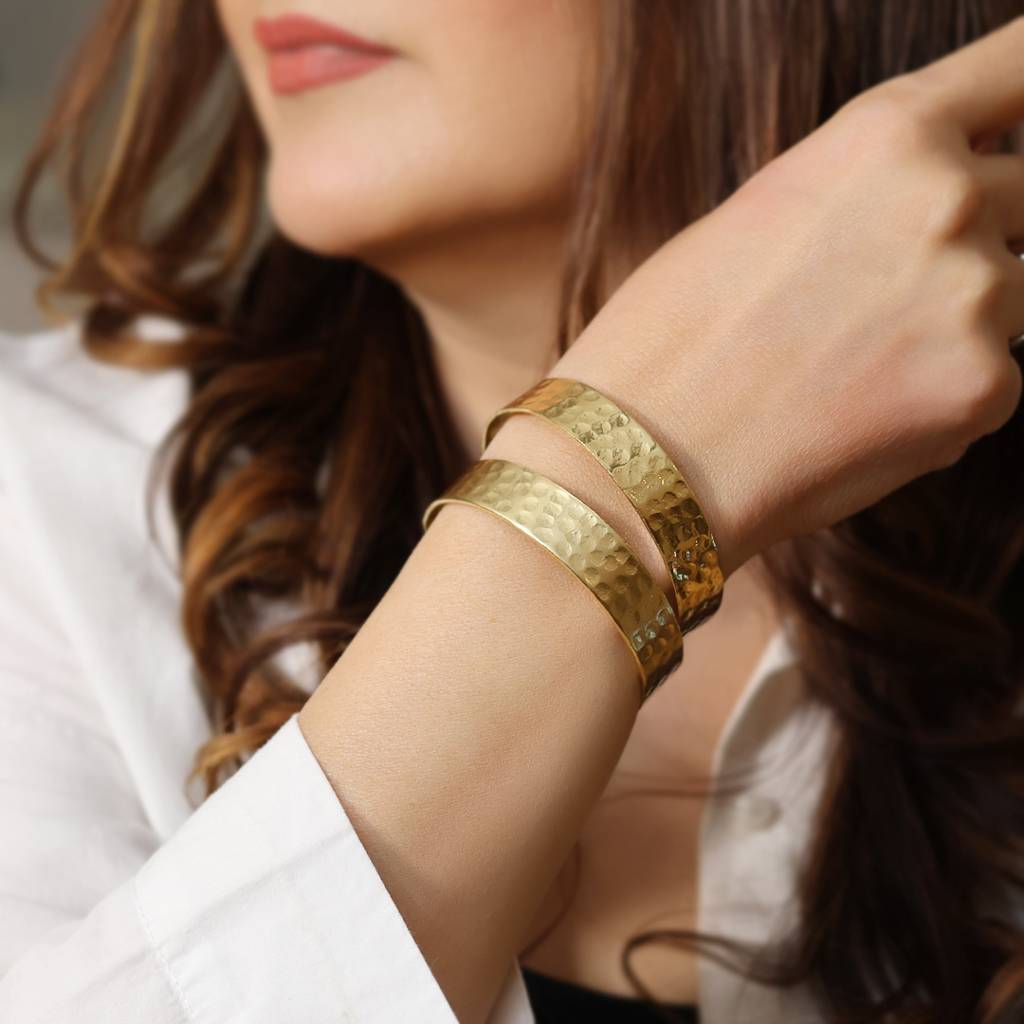 Handbeaten Chunky Gold Bangles : KBN062-24