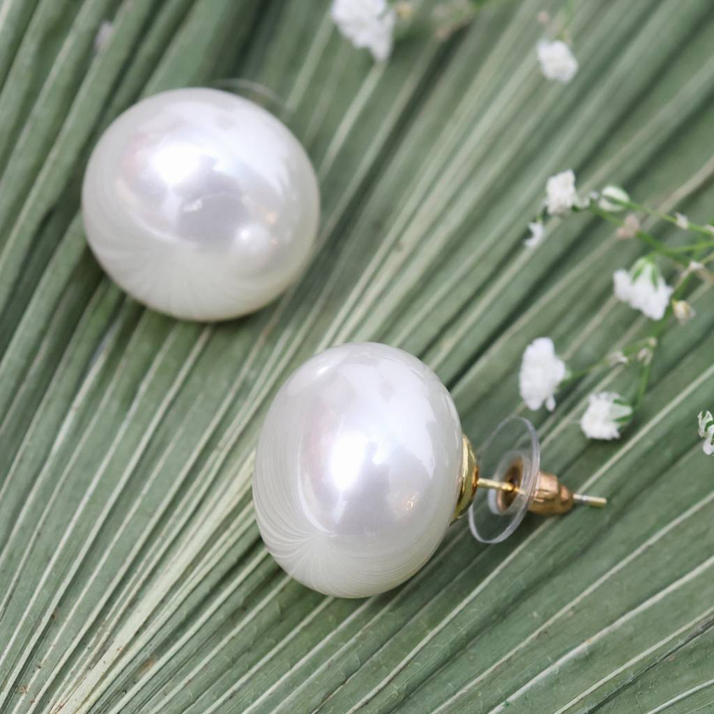 18Mm White Pearl Studs : KER351
