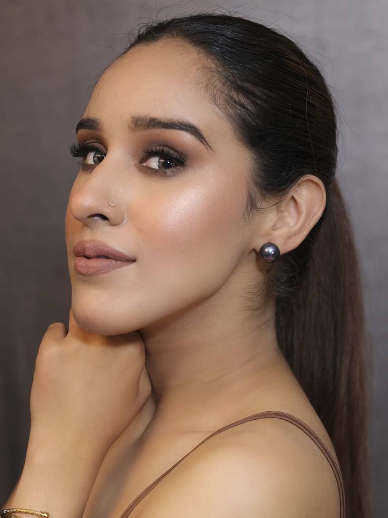 Chrome Black Colour Pearl Studs : KER469