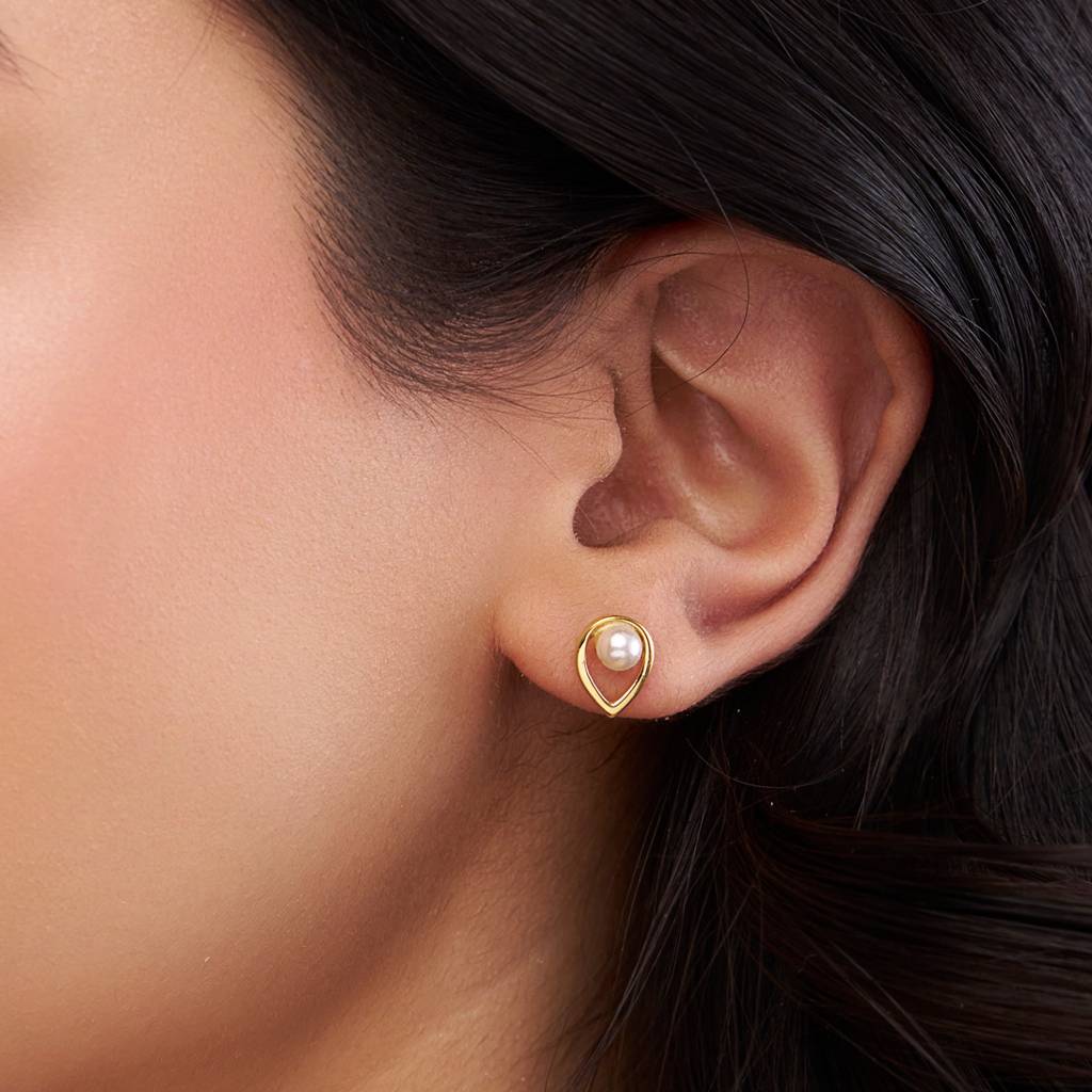 Pear-Shaped Mother Of Pearl Stud : KES0002-Silver