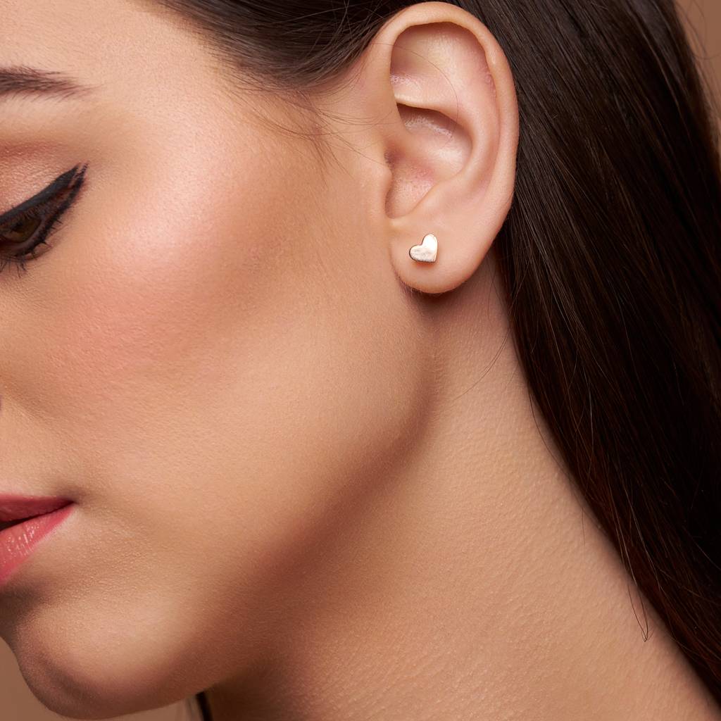Heart-Shaped Silver Stud Earring : KES0025-Silver