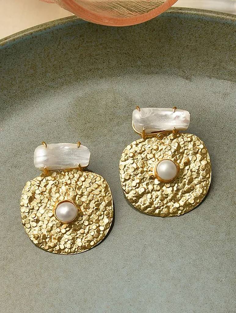 Baroque Fresh Water Pearl Earrings -Kj-Km056 : KJ-KM056