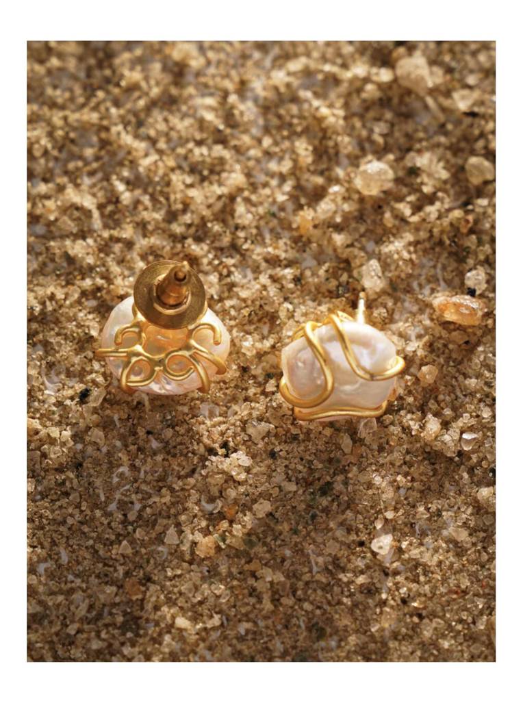 Baroque Fresh Water Pearl Gold Plated Earrings In Brass-Kj-Pg-010 : KJ-PG-010