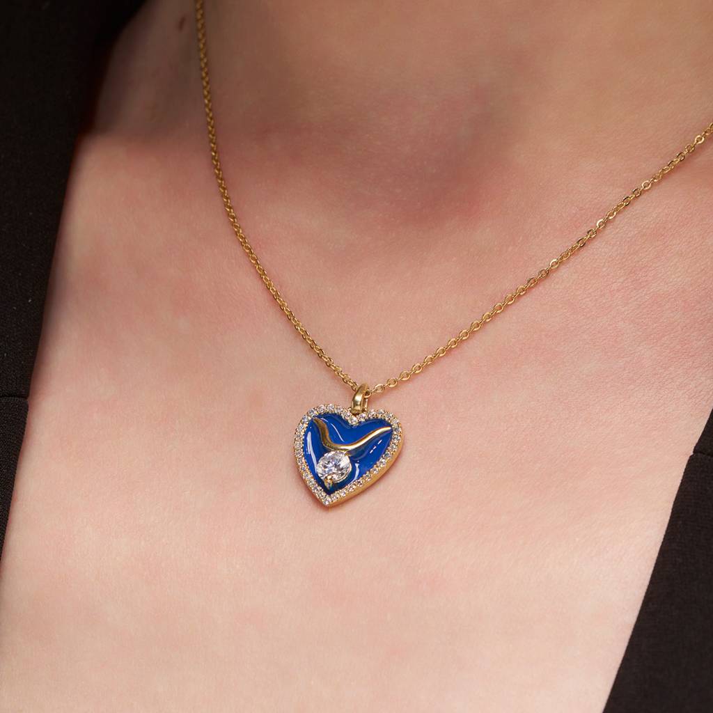 Stylish Enamel Heart Pendant : KNP0006