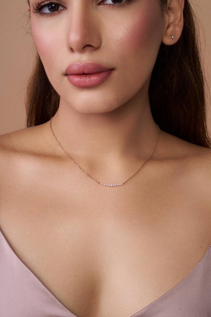 Delicate Diamond Curve Necklace : KNP0017