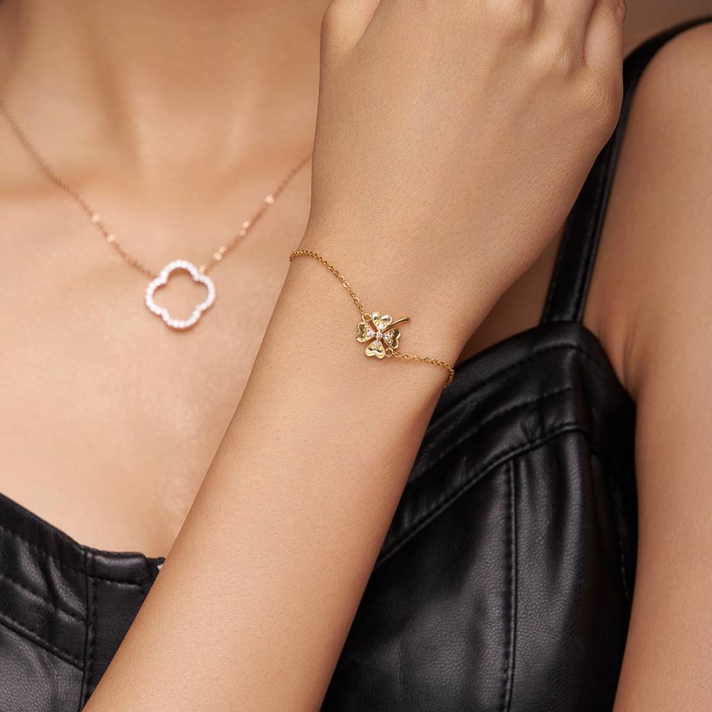 Round Diamond Clover Necklace : KNP0040