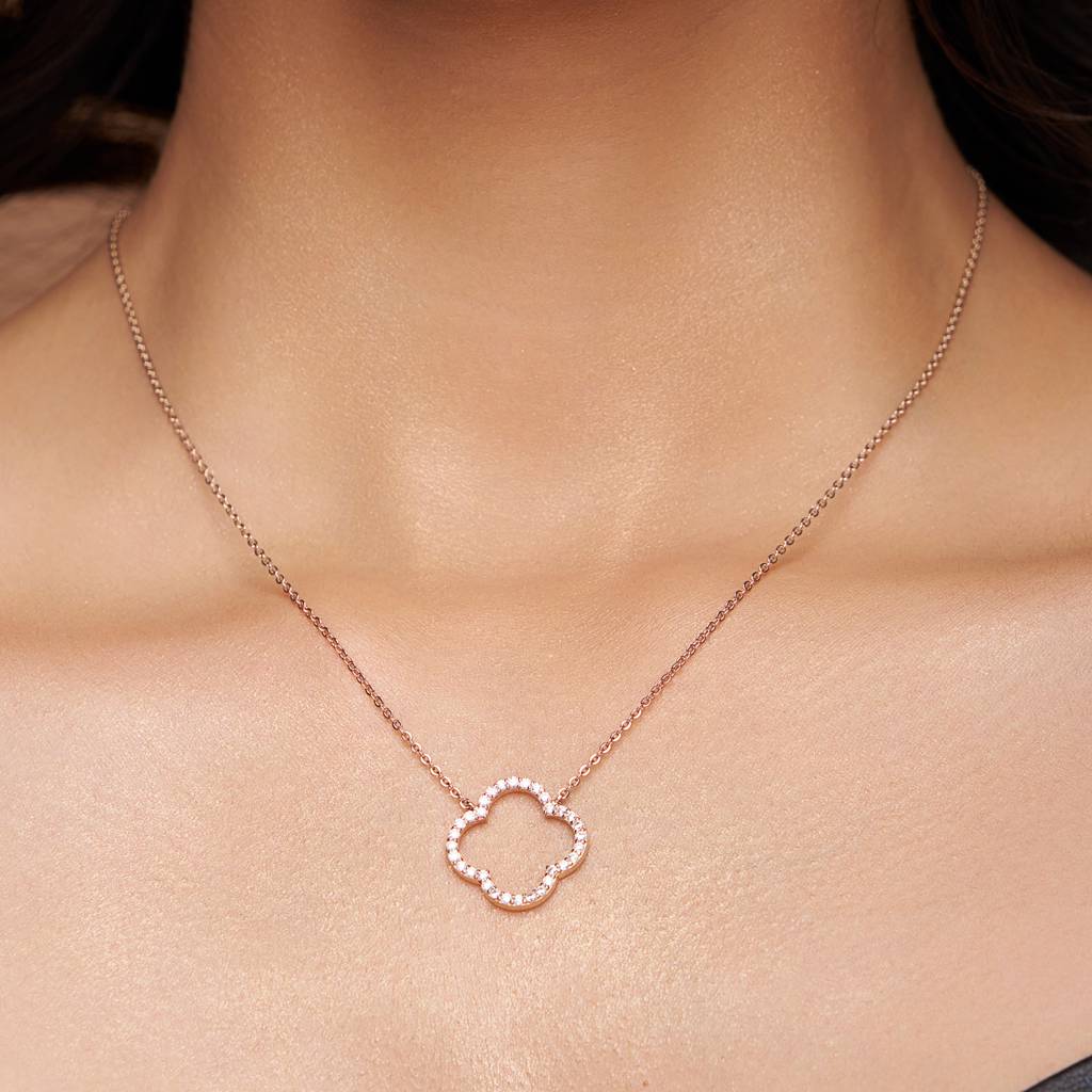 Round Diamond Clover Necklace : KNP0040