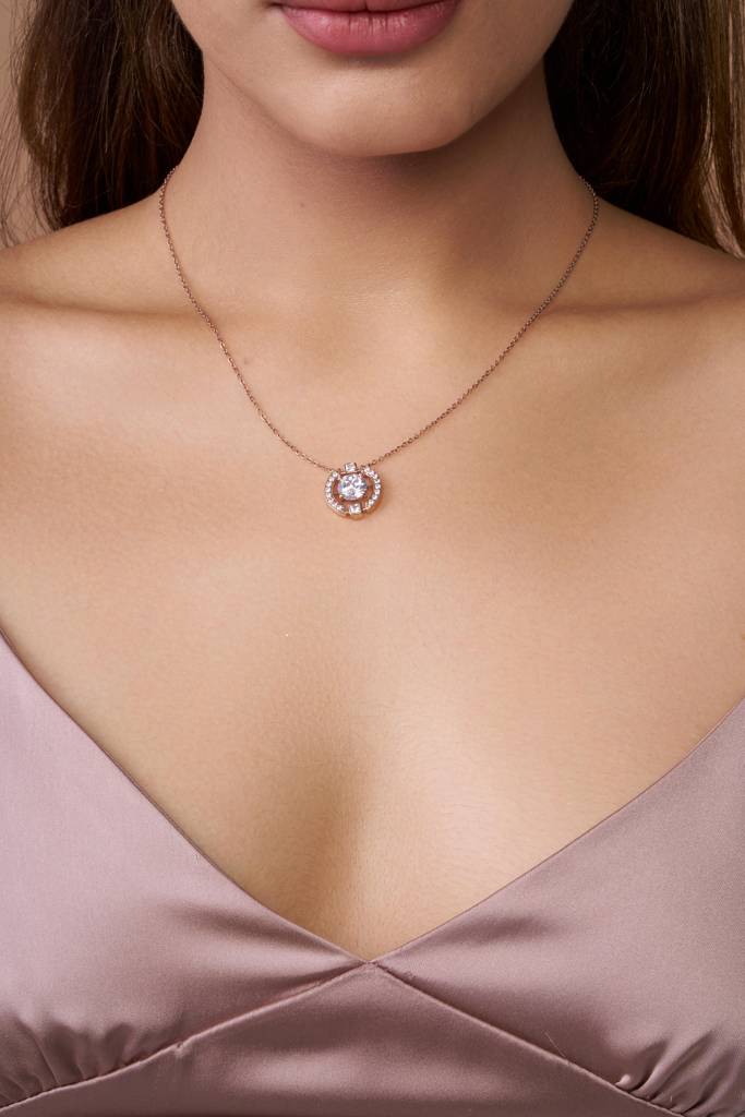 Classic Round Diamond Pendant : KNP0045