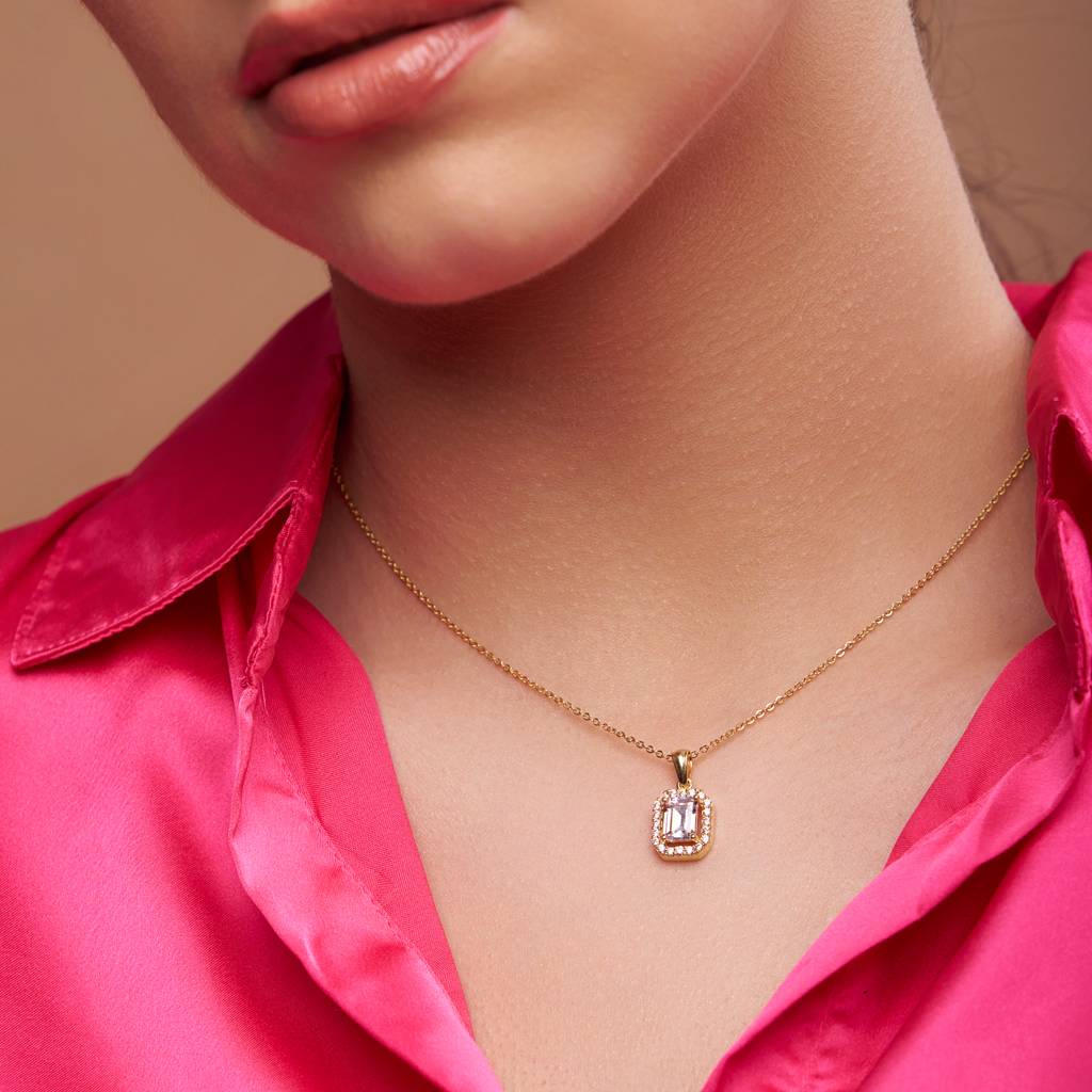 Emerald Cut Diamond Halo Pendant : KNP0049