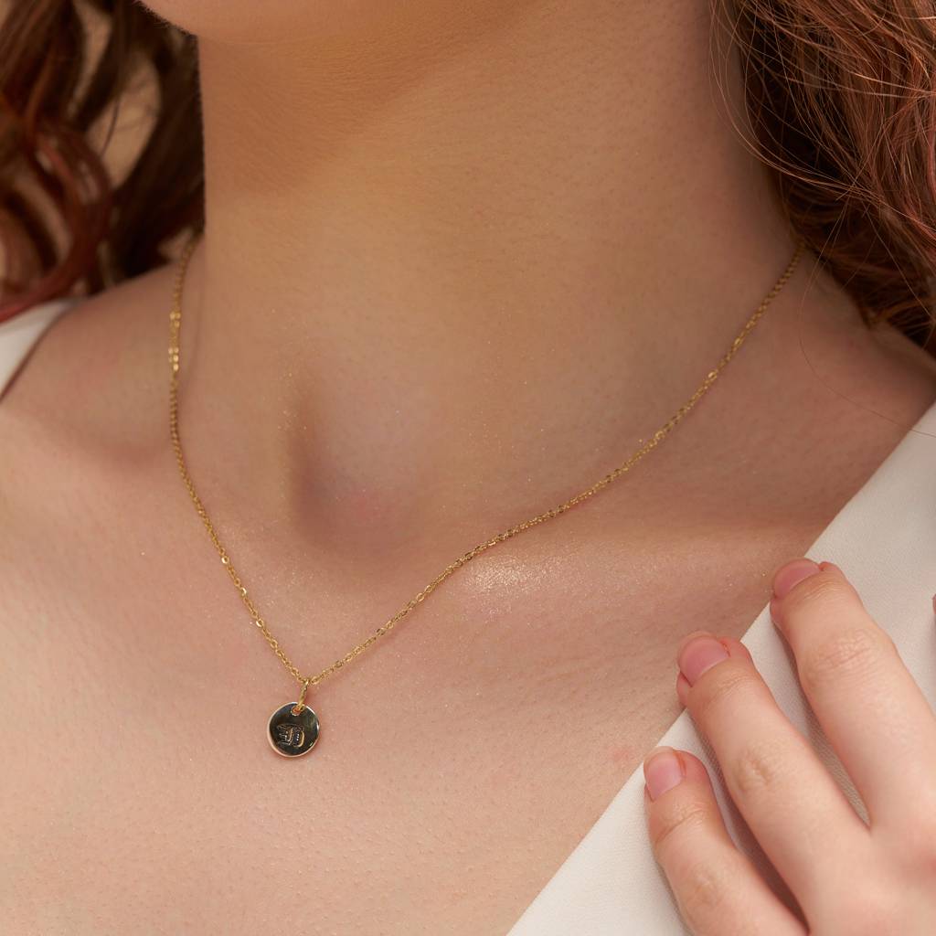 Silver Initial Disc Necklace : KNPR0005