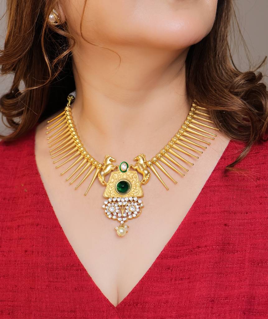 Aksaana Tribal Gold Necklace Set : KNS188