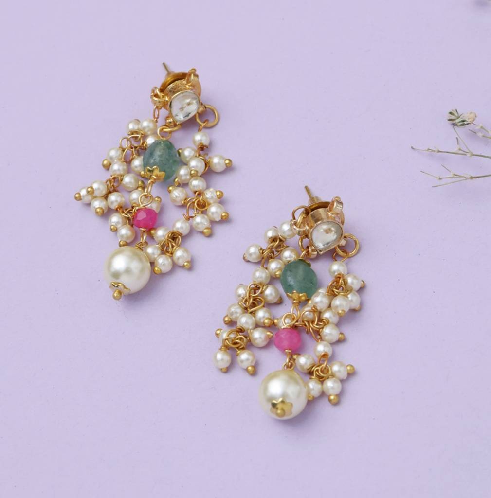 Raveesha Pastel Pearls Necklace Set : KNS291