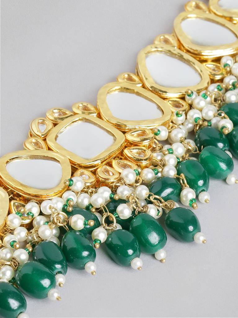 Firoza Gold-Toned & Green Kundan Studded & Beaded Vilandi Jewellery Set : KUNNS727