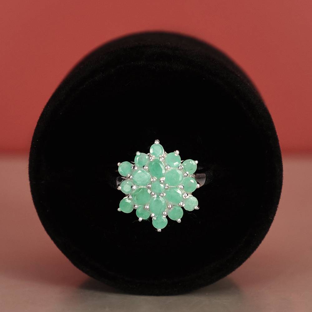 Flower Design Sterling Silver Ring With Emerald Gemstone : LDA323-8