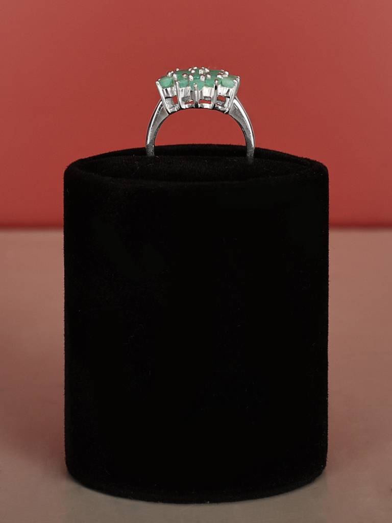 Flower Design Sterling Silver Ring With Emerald Gemstone : LDA323-8