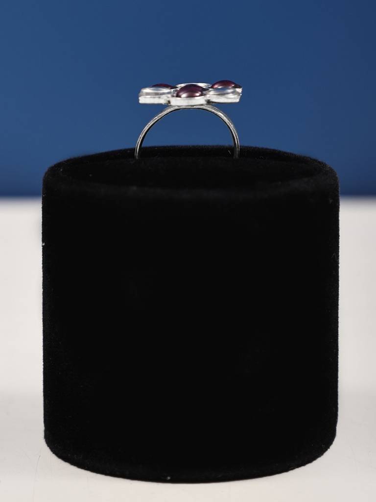 Sterling Silver Ring With Adjustable Floral Design And Garnet And Crystal Stone : LDA546-8