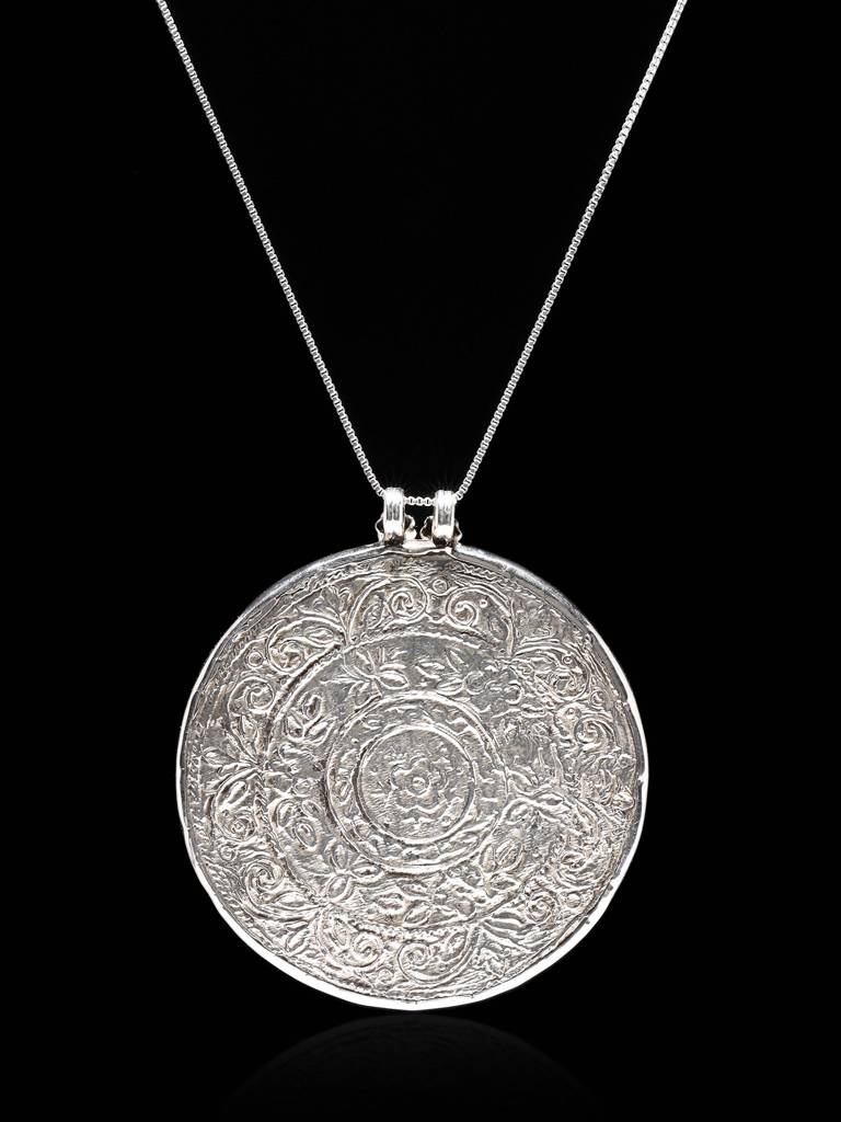 Round Shape Hand-Painted Ram Sita Pendant 925 Sterling Silver : LDD494