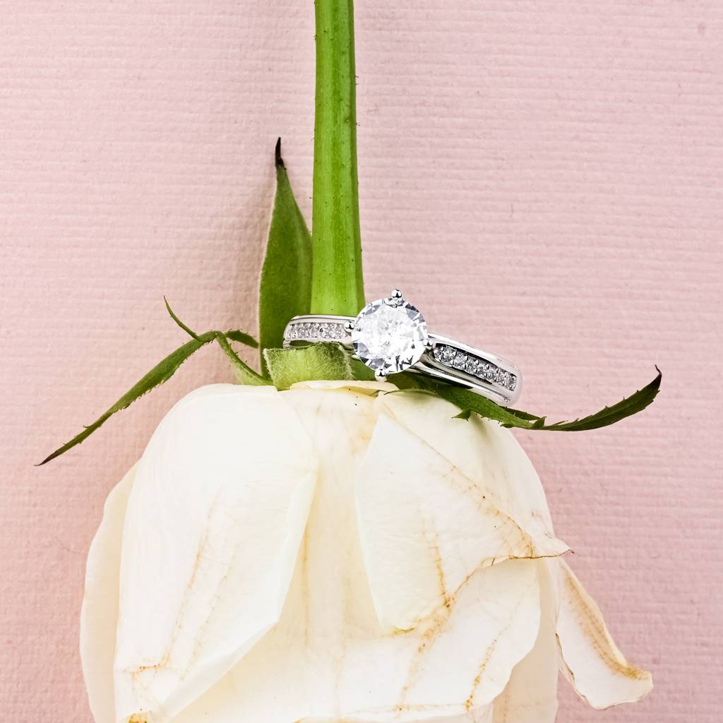 Silver Spark Stone Ring In Silver Color : LFLR1459