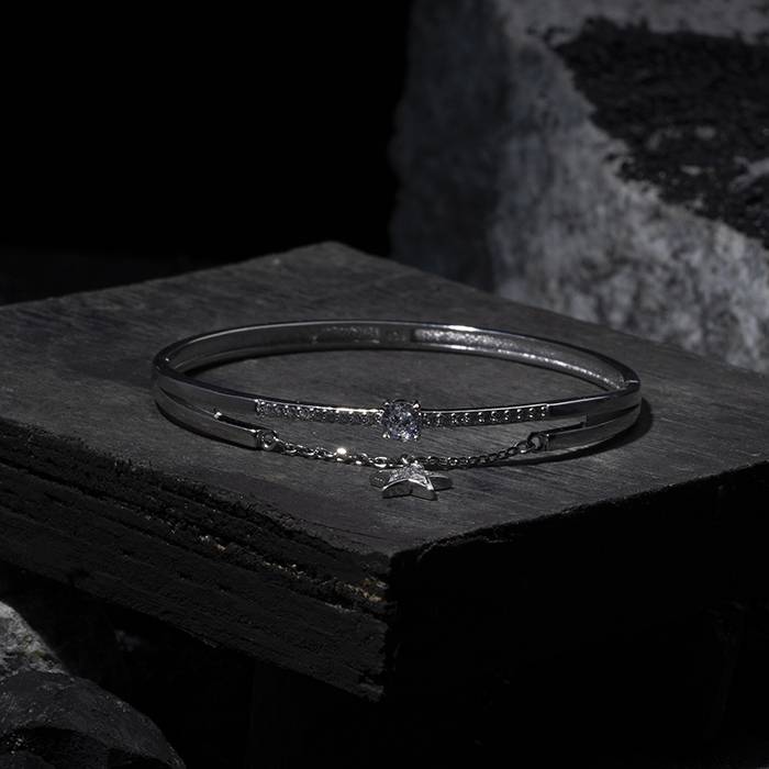 Single Star Charm Silver Kada : LK8