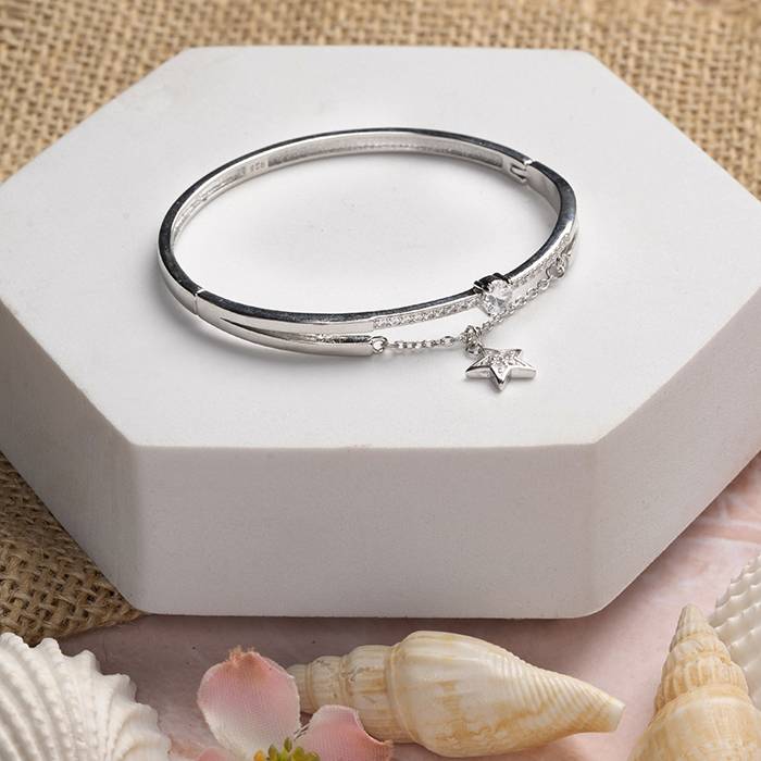 Single Star Charm Silver Kada : LK8