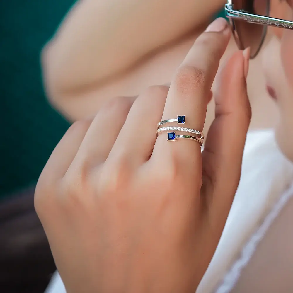 Spiral Blue Sapphire - Lab Diamond Cocktail Ring : LLRG0121