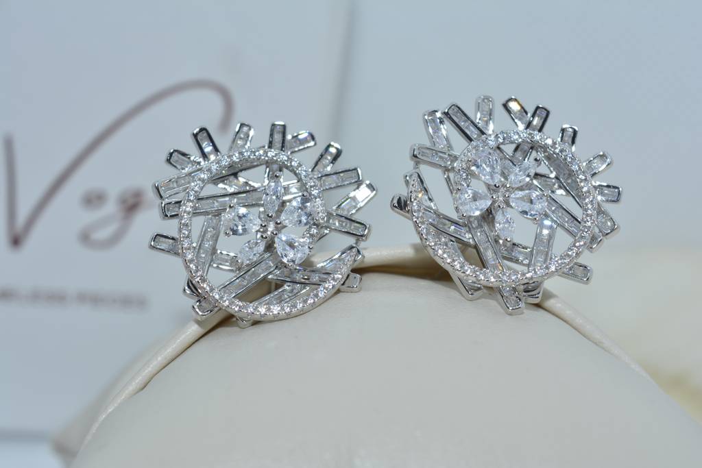 Moonlight Glamour Earring : LVD281