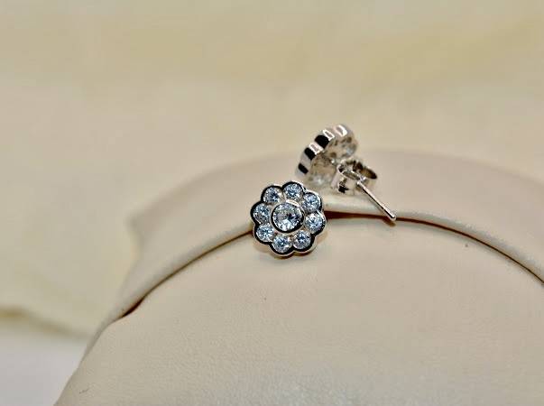 Blossom Earrings : lvd295