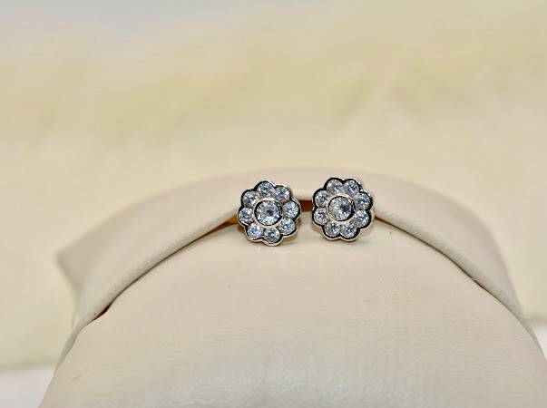 Blossom Earrings : lvd295