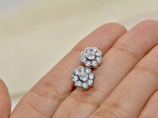 Blossom Earrings : lvd295