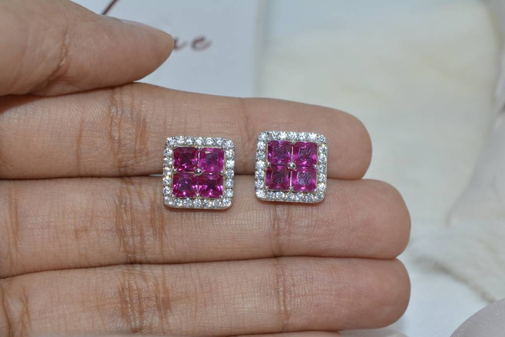 Pink Brilliance Studs : lvd43