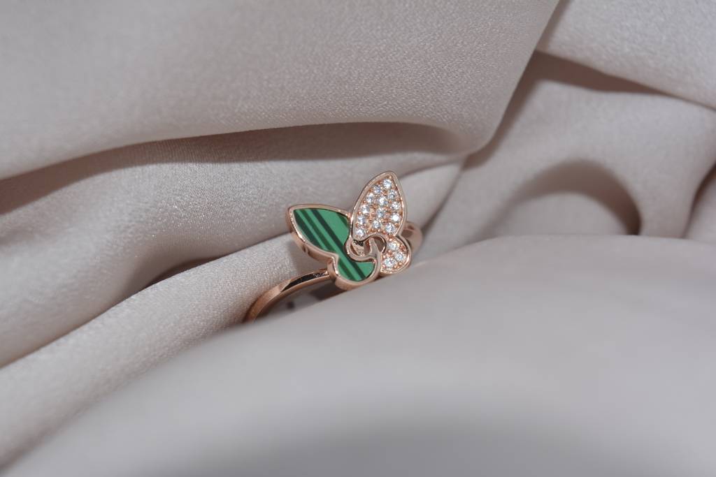 Enchanted Emerald Butterfly Ring : LVD474