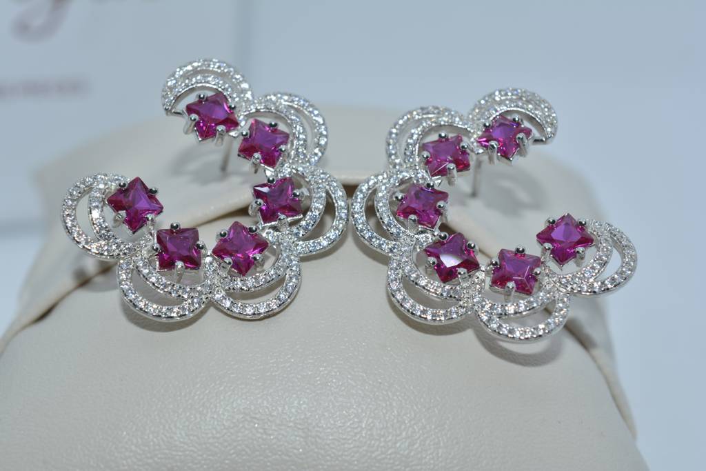 Rosy Radiance Hoop Earrings : lvd78